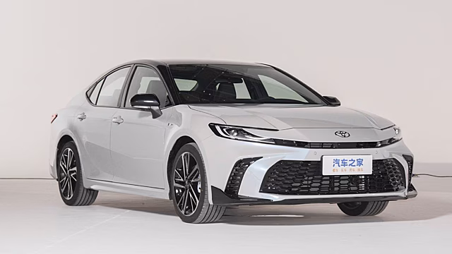 В Китае новую Toyota Camry теперь можно купить по цене Lada Vesta