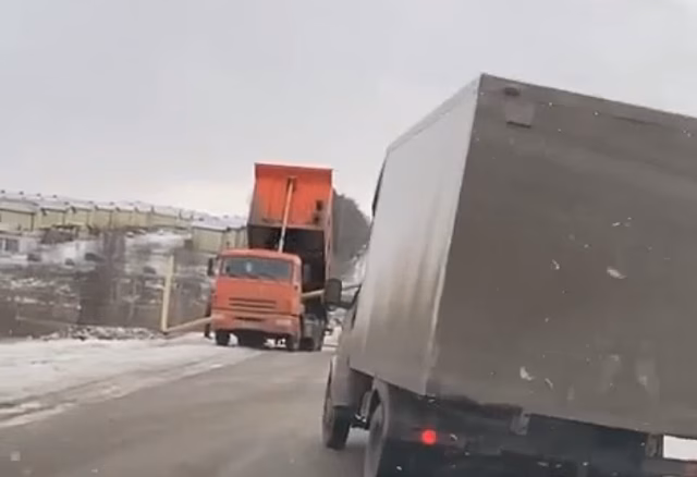 «КамАЗ» сбил газовую трубу под Нижним Новгородом