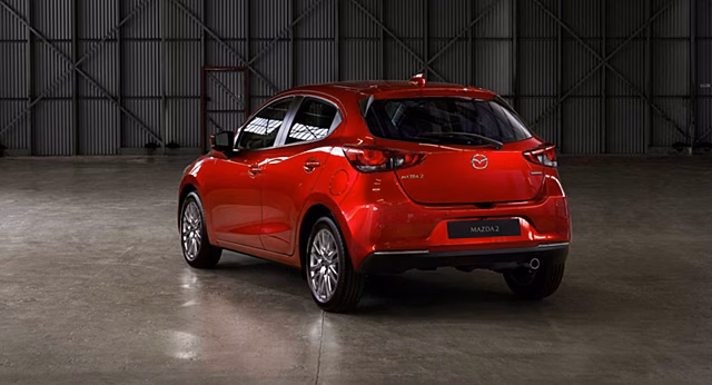 Mazda представила обновленный хэтчбек Mazda2