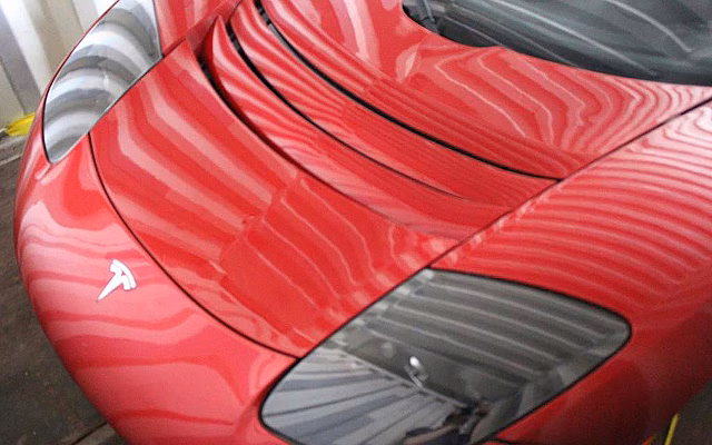 Найдены три Tesla Roadster, которые на 13 лет забыли в грузовом контейнере