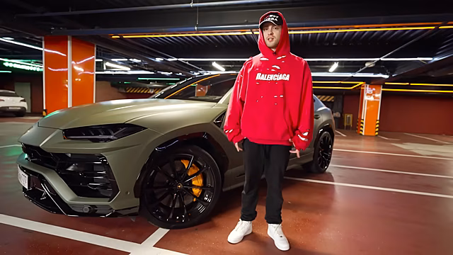 Крид вручил школьнице ключи от Lamborghini Urus: кто оплатит налог 4 млн рублей за дорогой автомобиль