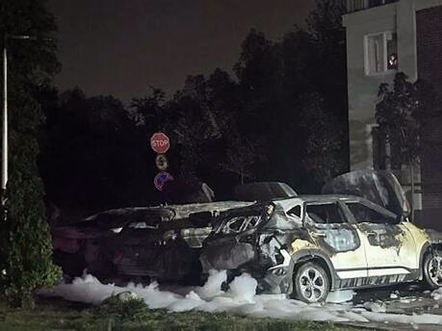 В Калининграде ночью загорелись три автомобиля
