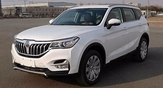 Brilliance рассекретила дизайн флагманского внедорожника V7