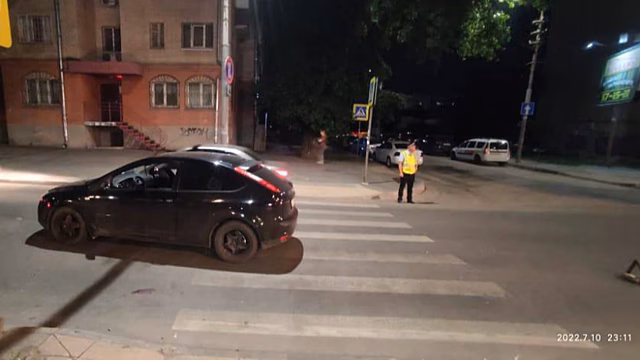 В Саратове «Форд» сбил шедшего по «зебре» мужчину