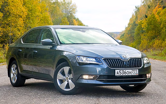 Крепкий кузов, надежная подвеска — этот лифтбек на базе Passat B8 можно найти за 1,6 млн