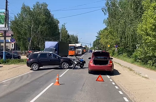 Массовое ДТП с машинами и мотоциклом случилось в Арзамасе: есть пострадавший