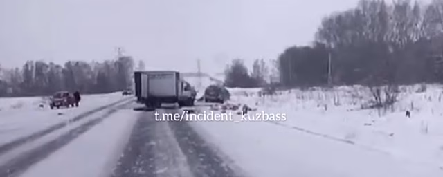 Смертельное ДТП с грузовиком произошло под Кузбассом