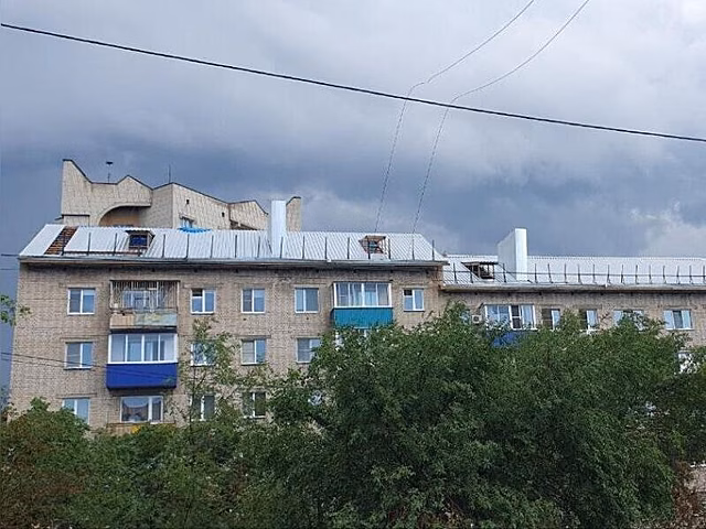 Ремонт крыши на Горького почти завершен