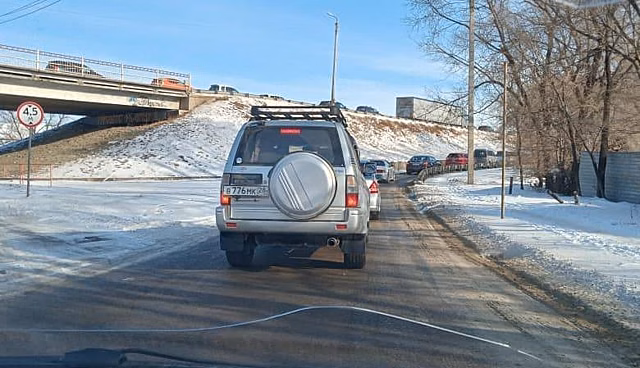 В Благовещенске предупреждают о затруднённом движении на мосту через Зею
