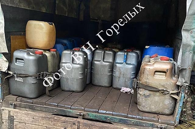 В России на фоне ажиотажа на АЗС ввели стандарт для канистр под бензин