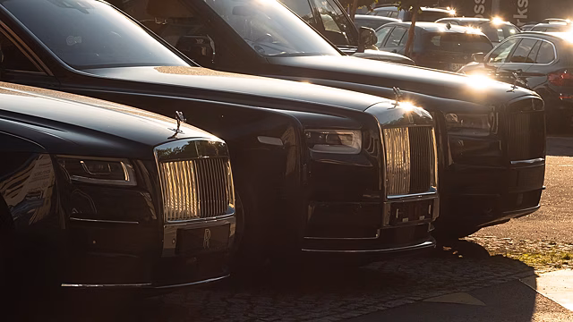На Украине освободили от налога на роскошь владельцев Rolls-Royce, Lamborghini и Ferrari