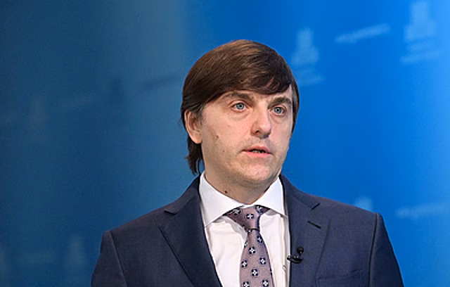 Кравцов заявил о поступлении обновленного учебника истории в российские школы