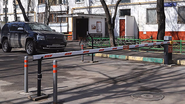 Минстрою указали на риски сокращения парковок у жилых домов