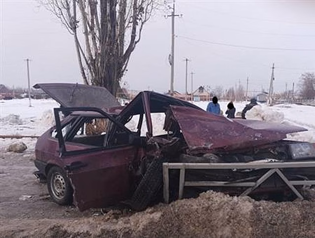 Восемь человек госпитализировали после столкновения двух легковушек в Самарской области