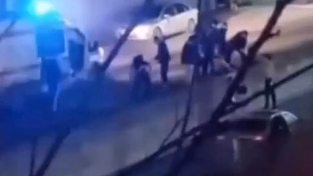 В Дагестане спортсмены спасли людей из упавшего в канал автомобиля