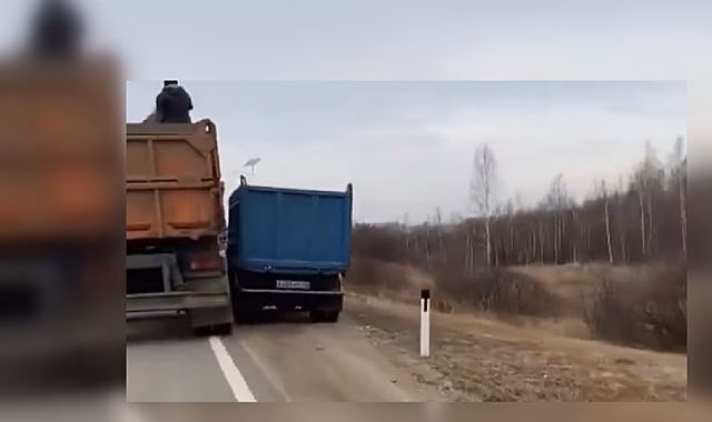 В Приамурье водитель КамАЗа, которого сняли на видео и обвинили в краже сои, объяснил ситуацию