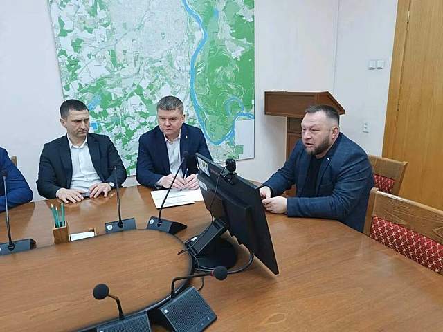 Дорожным службам дали распоряжение привести улицы Кирова в порядок до конца дня