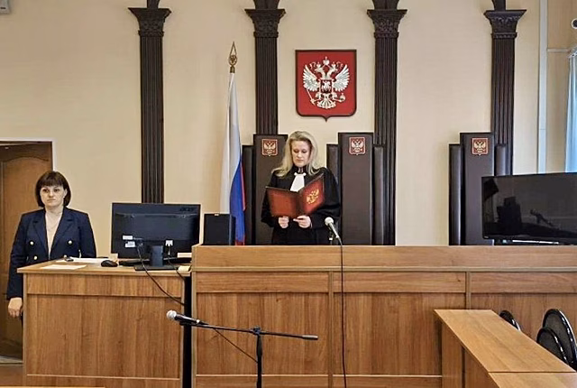 Суд обязал Ивановский дептранс отремонтировать 2 трассы для школьных автобусов