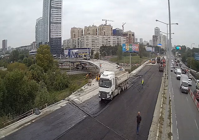 По двум полосам Кольцовского тракта в Екатеринбурге открыли движение