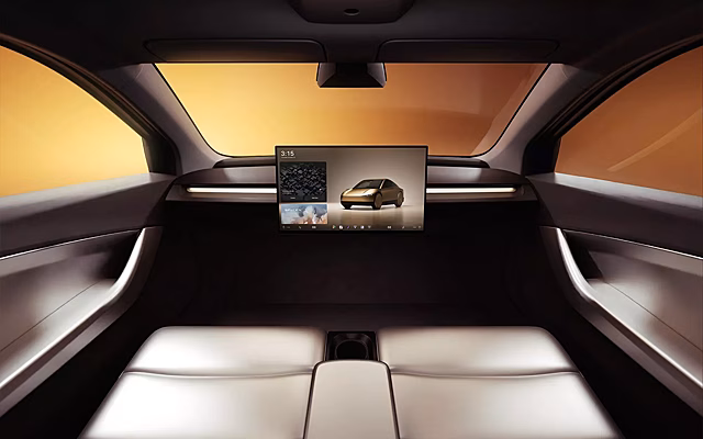 Новый автомобиль Tesla не имеет руля, но управляться может через геймпад