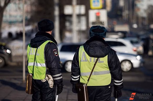 В Челябинске автомобиль врезался в мотоцикл: есть пострадавший
