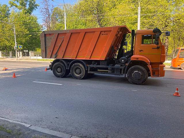 Пожилая женщина попала под КамАЗ и умерла в нижегородской больнице