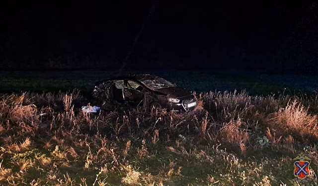 В Волгоградской области в ДТП с грузовиком пострадали 2 человека