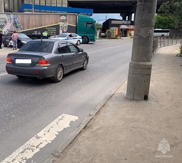 В Калуге водитель Mitsubishi сбил 24-летнюю девушку