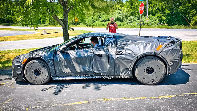 На тесты вышел новый экстремальный Chevrolet Corvette Z06
