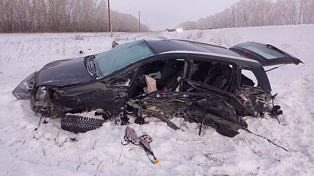7-летняя девочка погибла при столкновении Mitsubishi и Opel на трассе в Новосибирской области