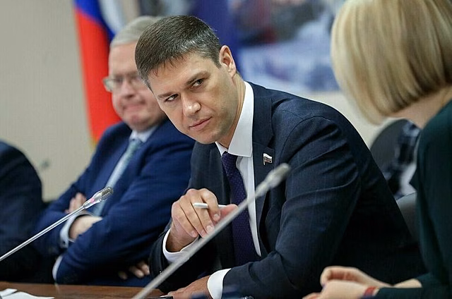 Депутат Алтухов назвал спорной идею не уведомлять продавцов алкоголя о проверках