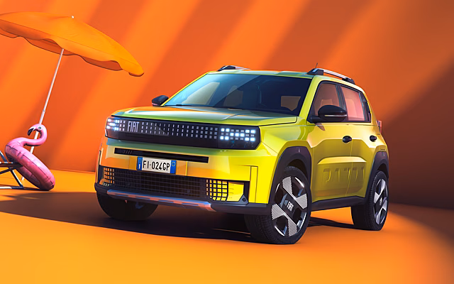 Появились первые фото бюджетного кросс-хэтчбека Fiat Grande Panda