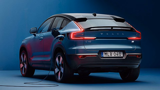 Volvo презентовала электрокроссовер C40 Recharge