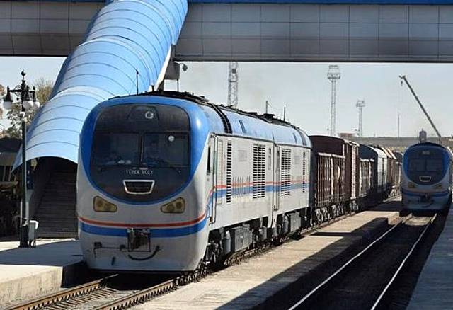 Туркменские железные дороги намерены увеличить грузопотоки по прикаспийским направлениям