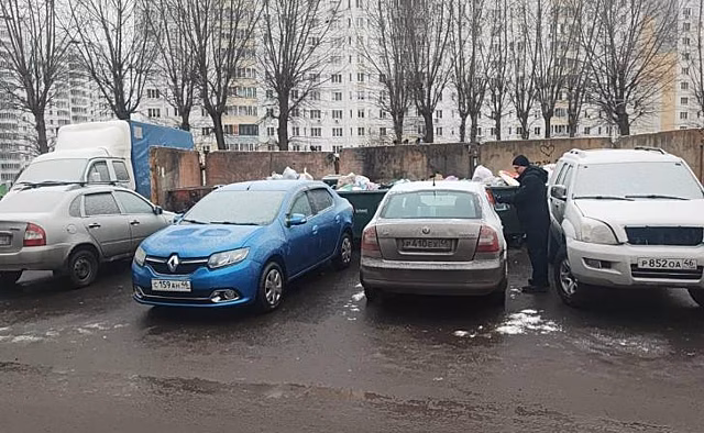 Курян призвали не парковаться возле мусорных контейнеров