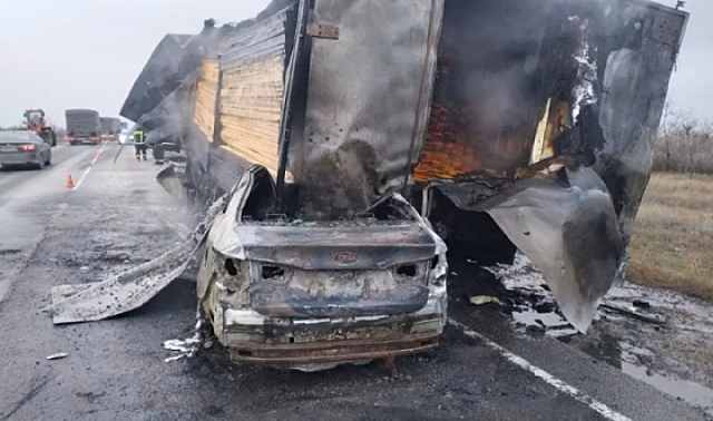 В Волгоградской области водитель Kia врезался в грузовик