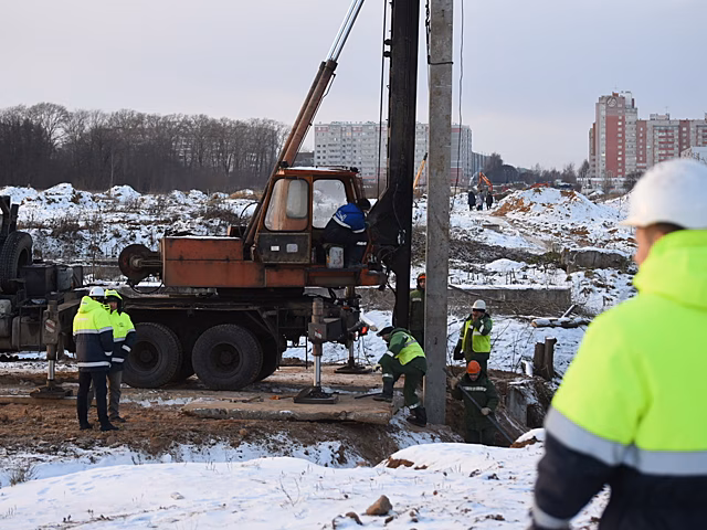 К возведению моста, который входит в III этап строительства улицы Поэта Романова, приступили в Вологде
