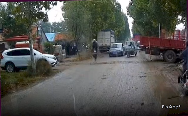 Скутерист, наехавший на буксировочный трос, был отправлен в нокаут