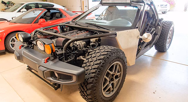 Chevrolet Corvette C5 превратили в вездеход для дюн
