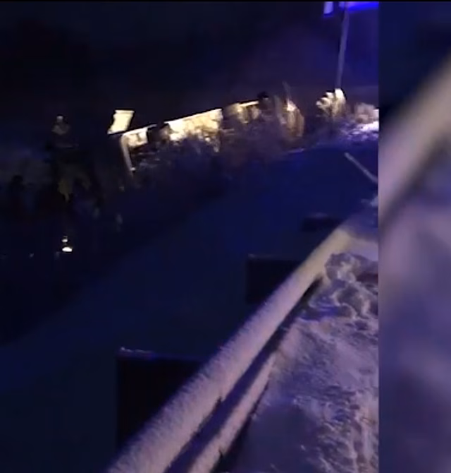 Пассажирский автобус перевернулся в Нижегородской области — 13 человек пострадали