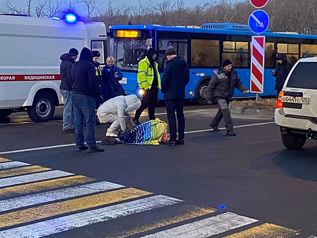 На Русском острове произошло ДТП с участием девушки-пешехода