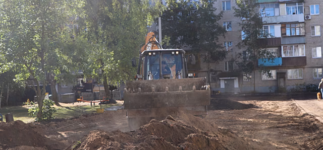 В Ивантеевке начали асфальтировать тротуары по Центральному проезду