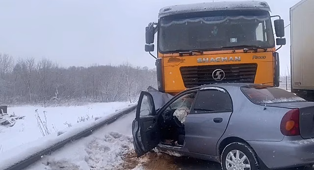 В Курске ДТП на улице Гудкова погиб 47-летний водитель легковушки