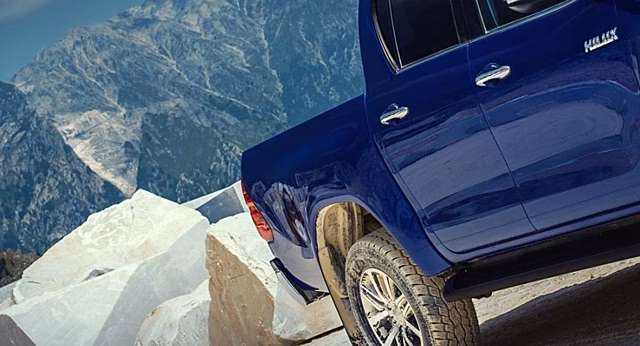 Toyota модернизировала базовую версию пикапа Hilux