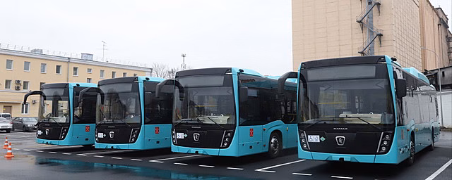 Петербуржцы не заметили табличек с полными маршрутами на новых автобусах