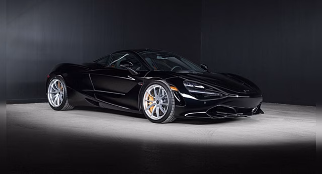 В Канаде приобрели тысячный суперкар McLaren