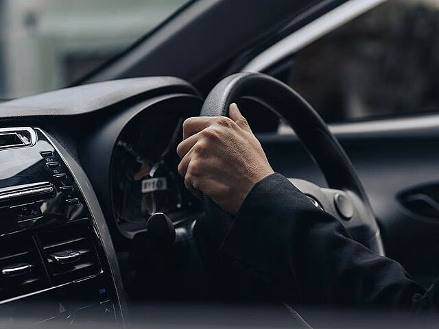 За длительный прогрев двигателя авто во дворе могут оштрафовать