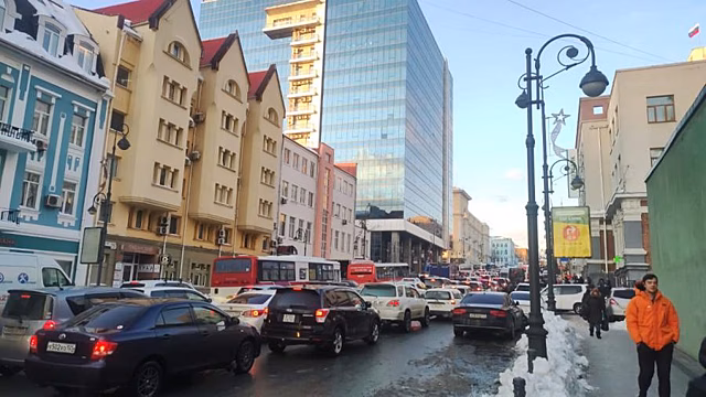 «Опять центр колом»: ситуация на дороге разгневала владивостокцев