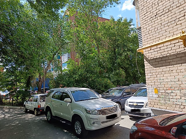 В Оренбурге образовались пробки из ожидавших авиашоу «Русские витязи»