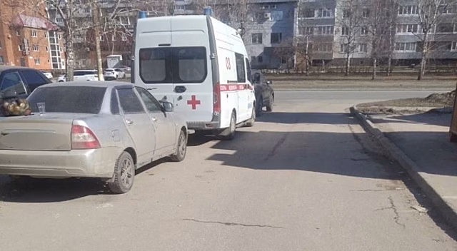 В Тольятти легковушка без водителя сбила пенсионерку